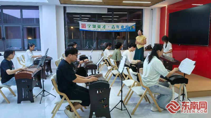 “宁聚英才·青年夜校”首期开讲解锁青年“夜生活”新方式(图1)